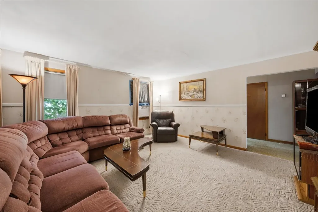 7048 West 72nd Place Chicago IL 60638