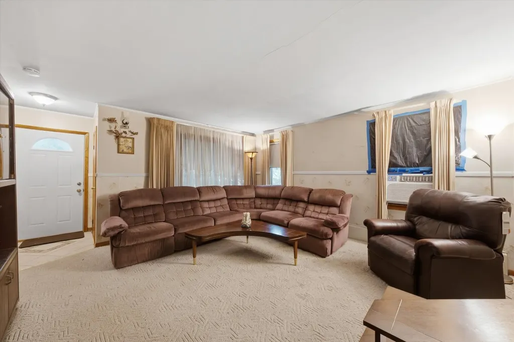 7048 West 72nd Place Chicago IL 60638