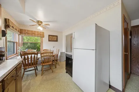 7048 West 72nd Place Chicago IL 60638