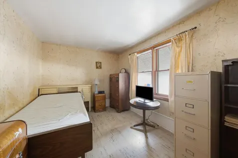 7048 West 72nd Place Chicago IL 60638