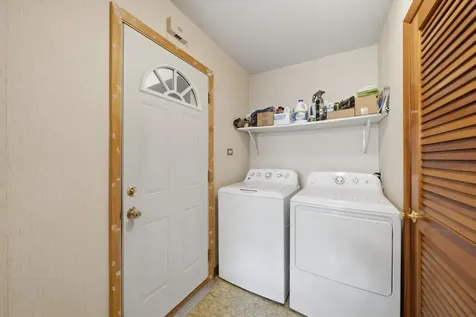 7048 West 72nd Place Chicago IL 60638