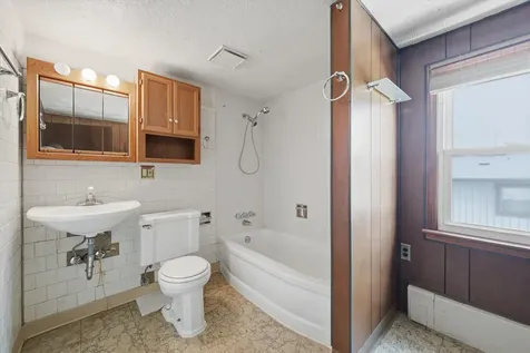 7048 West 72nd Place Chicago IL 60638
