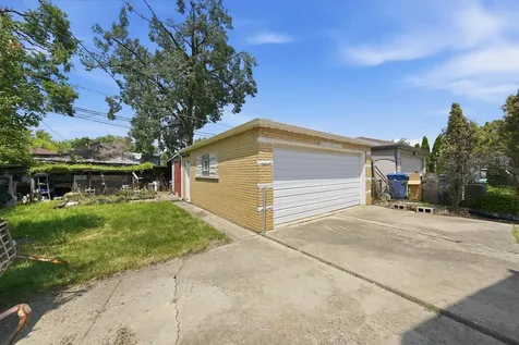 7048 West 72nd Place Chicago IL 60638