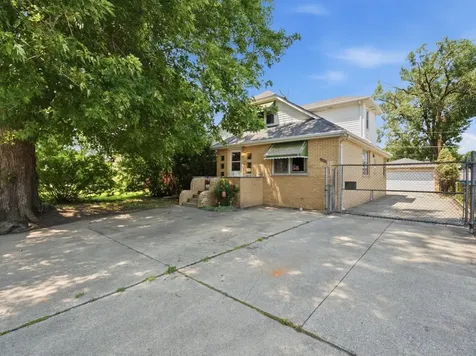 7048 West 72nd Place Chicago IL 60638