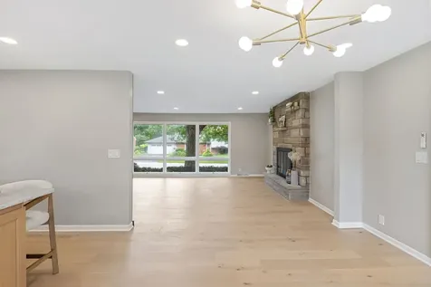 624 Willow Lane Geneva IL 60134
