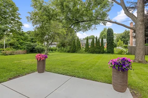 624 Willow Lane Geneva IL 60134