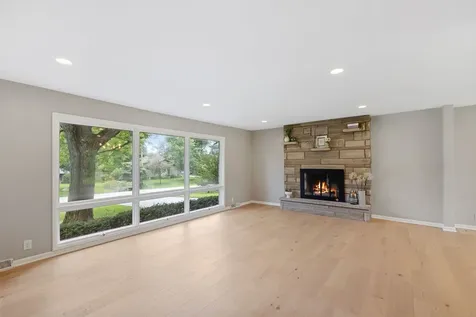 624 Willow Lane Geneva IL 60134