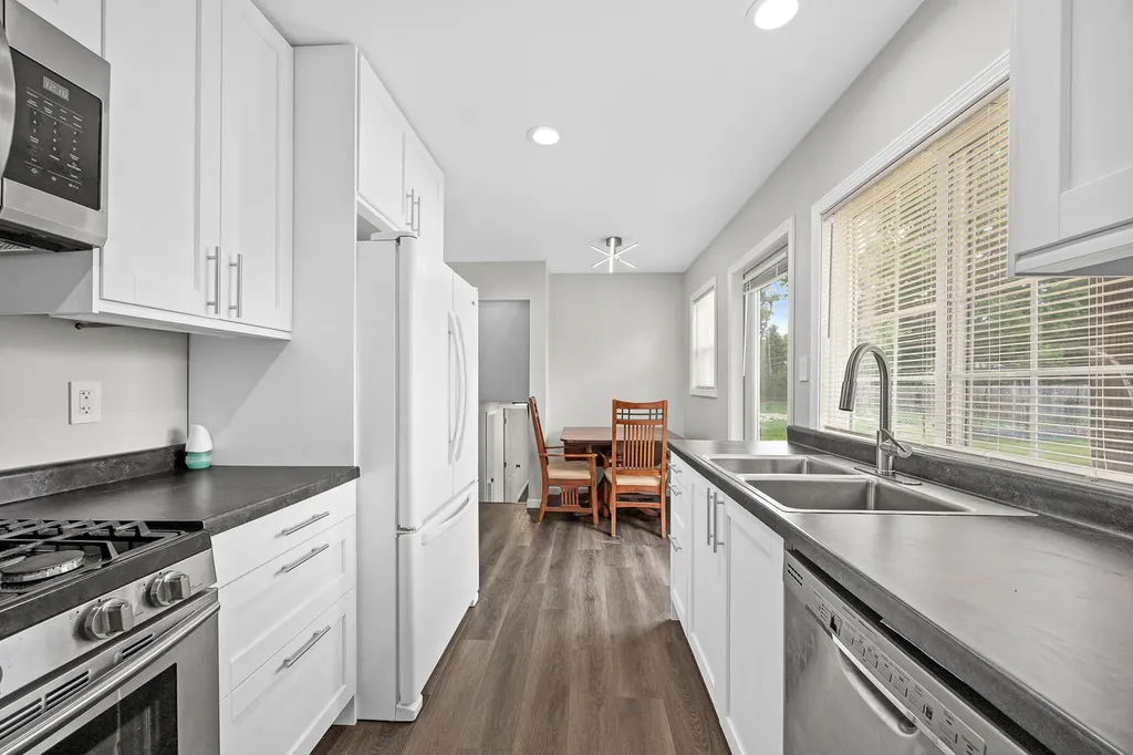 148 Bedford Road Bolingbrook IL 60440