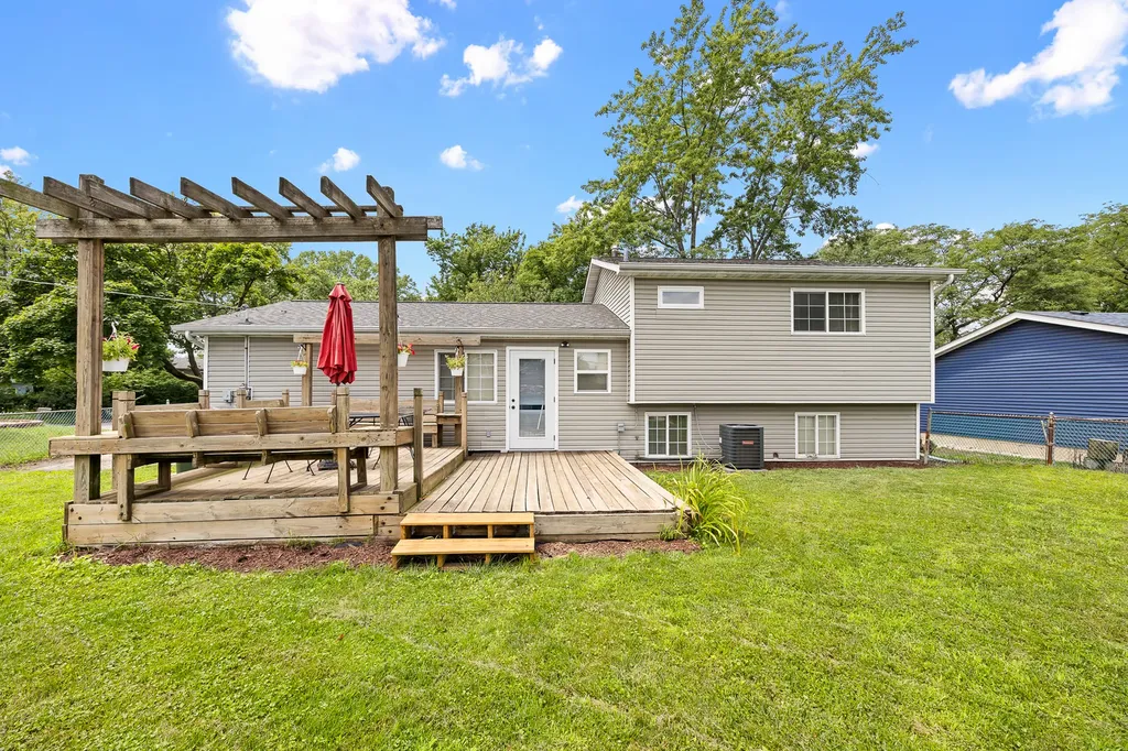 148 Bedford Road Bolingbrook IL 60440