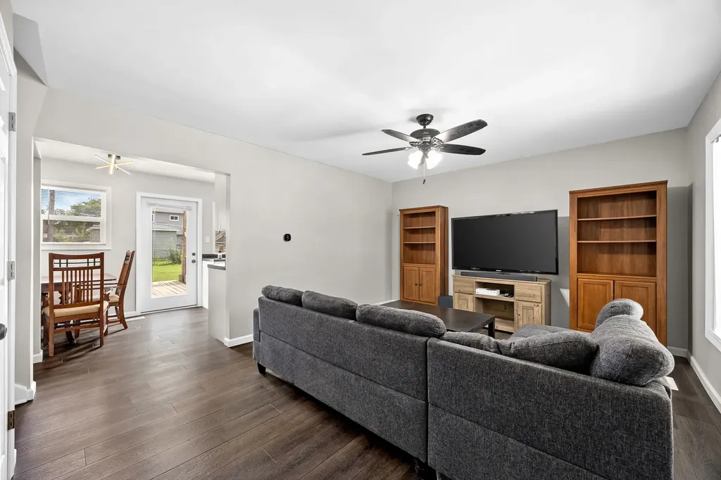 148 Bedford Road Bolingbrook IL 60440