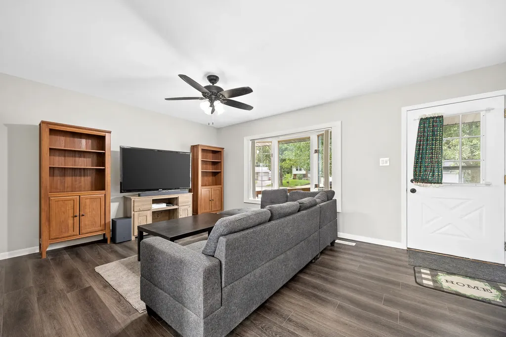 148 Bedford Road Bolingbrook IL 60440