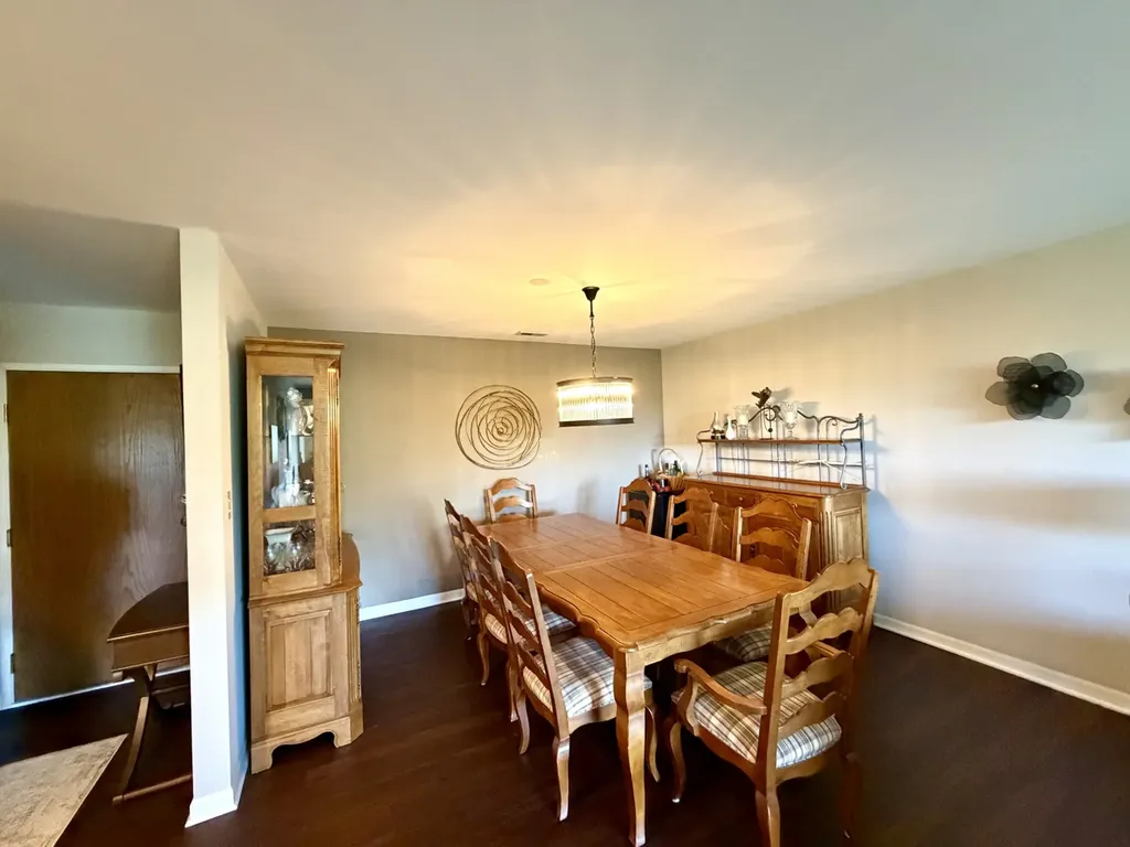 501 Lake Hinsdale Drive Willowbrook IL 60527