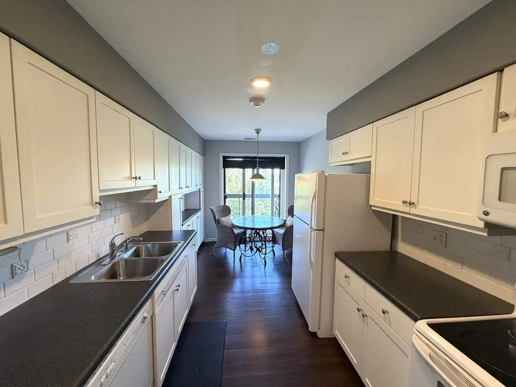 501 Lake Hinsdale Drive Willowbrook IL 60527