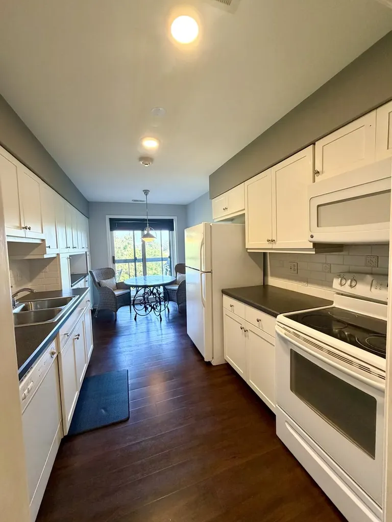 501 Lake Hinsdale Drive Willowbrook IL 60527