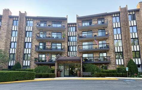 501 Lake Hinsdale Drive Willowbrook IL 60527