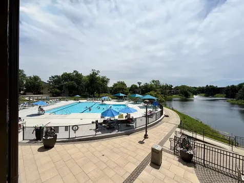501 Lake Hinsdale Drive Willowbrook IL 60527
