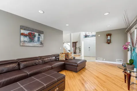 155 Chapel Oaks Drive Buffalo Grove IL 60089