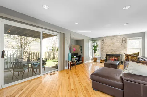 155 Chapel Oaks Drive Buffalo Grove IL 60089
