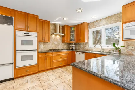 155 Chapel Oaks Drive Buffalo Grove IL 60089