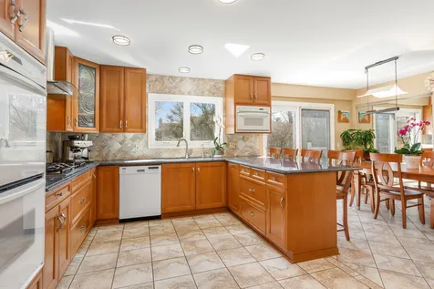 155 Chapel Oaks Drive Buffalo Grove IL 60089