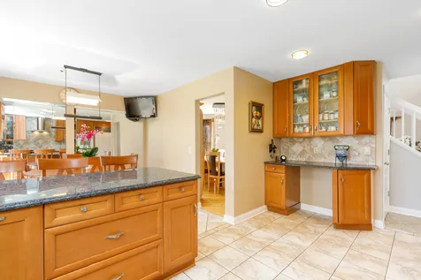 155 Chapel Oaks Drive Buffalo Grove IL 60089