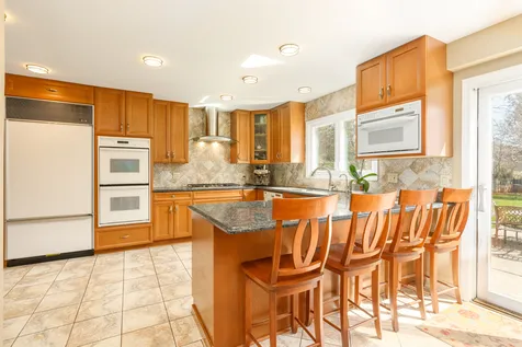 155 Chapel Oaks Drive Buffalo Grove IL 60089