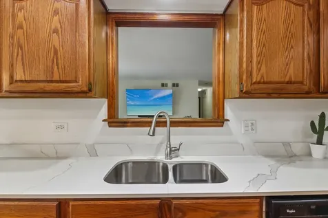 117 Kent Avenue Wauconda IL 60084