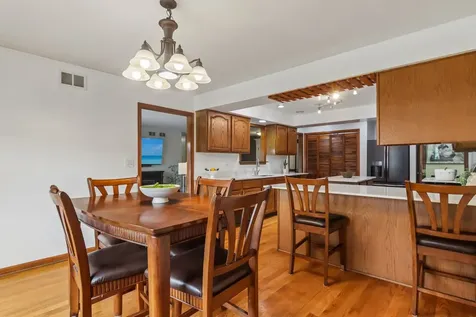 117 Kent Avenue Wauconda IL 60084