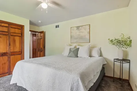 117 Kent Avenue Wauconda IL 60084