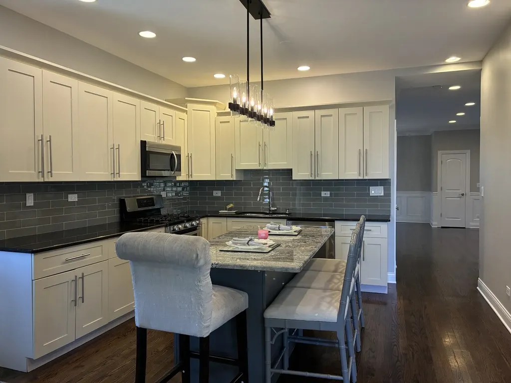 6013 South Natchez Avenue Chicago IL 60638