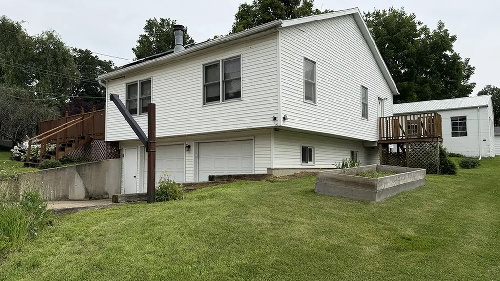 409 North Barber Avenue Polo IL 61064