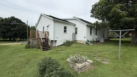 409 North Barber Avenue Polo IL 61064