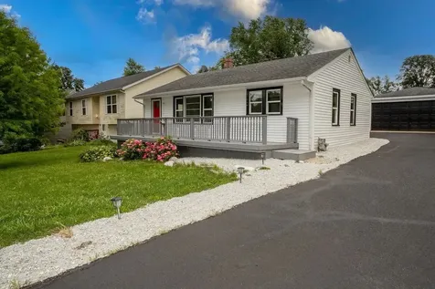 110 Hunters Path Lake In The Hills IL 60156