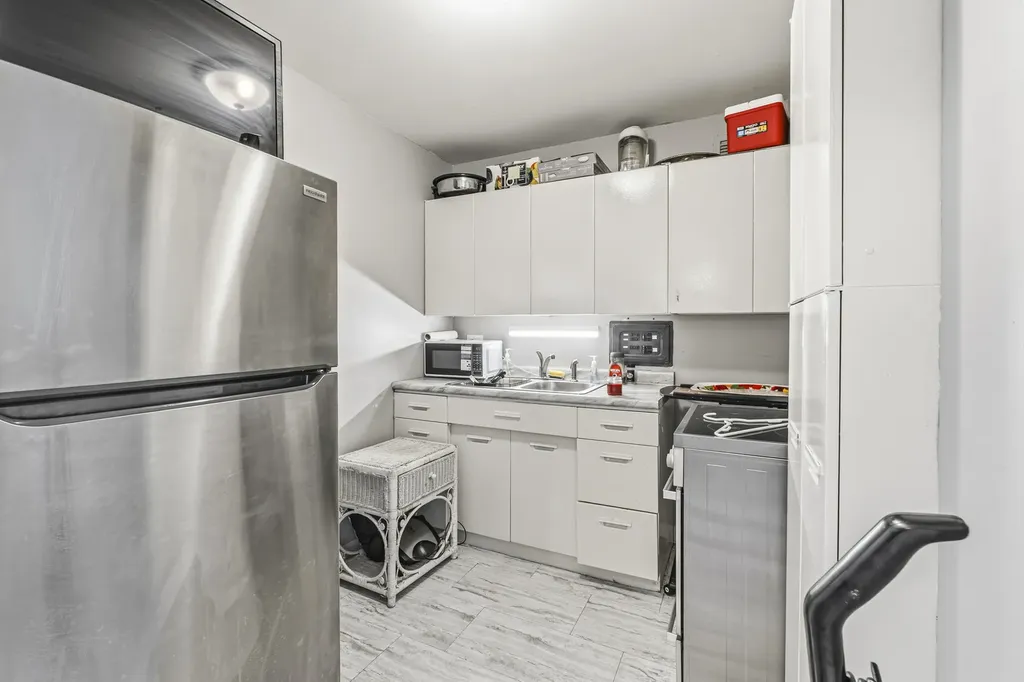 7337 South South Shore Drive Chicago IL 60649