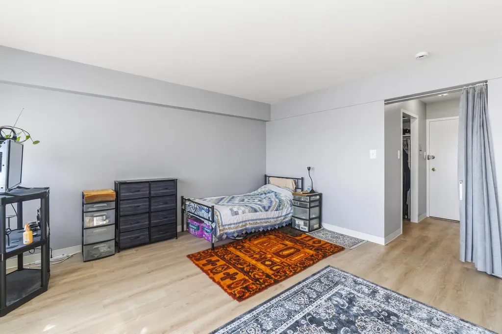 7337 South South Shore Drive Chicago IL 60649