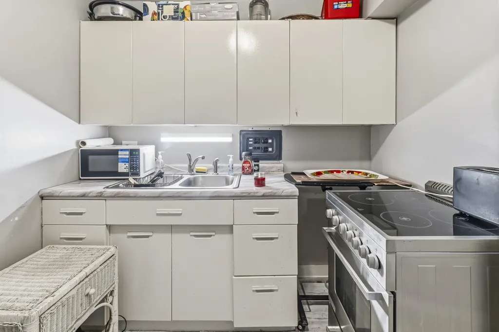 7337 South South Shore Drive Chicago IL 60649