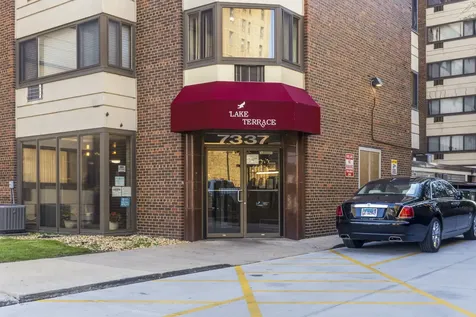 7337 South South Shore Drive Chicago IL 60649