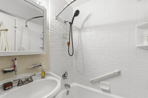 7337 South South Shore Drive Chicago IL 60649