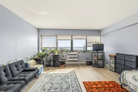 7337 South South Shore Drive Chicago IL 60649