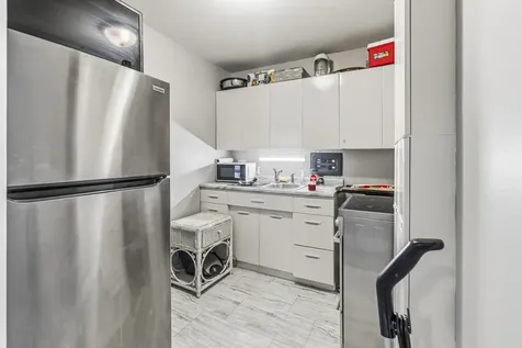 7337 South South Shore Drive Chicago IL 60649