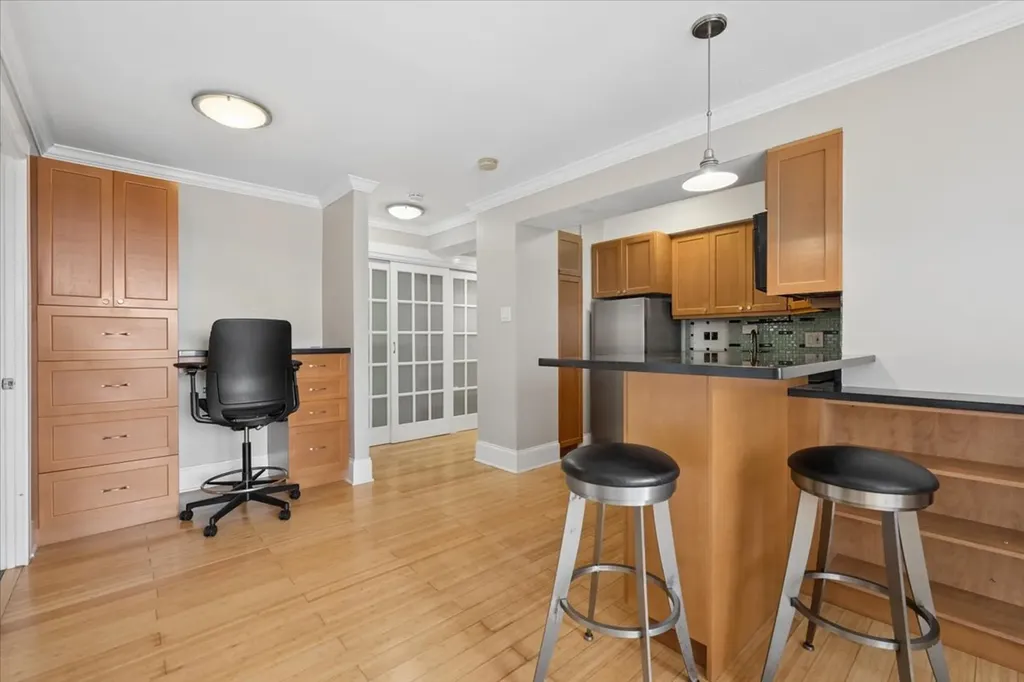2909 North Sheridan Road Chicago IL 60657