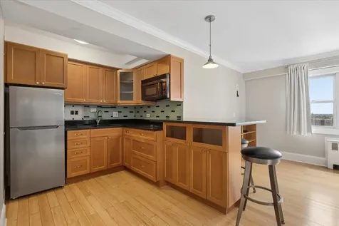 2909 North Sheridan Road Chicago IL 60657