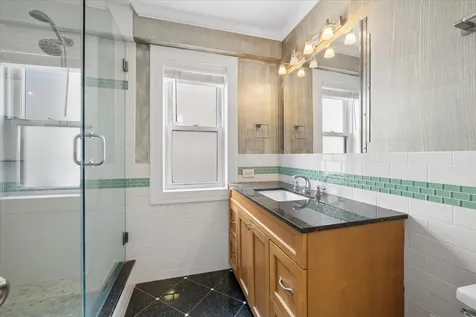 2909 North Sheridan Road Chicago IL 60657