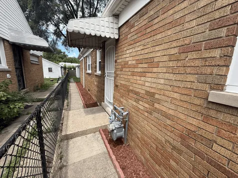 698 East Sibley Boulevard Dolton IL 60419