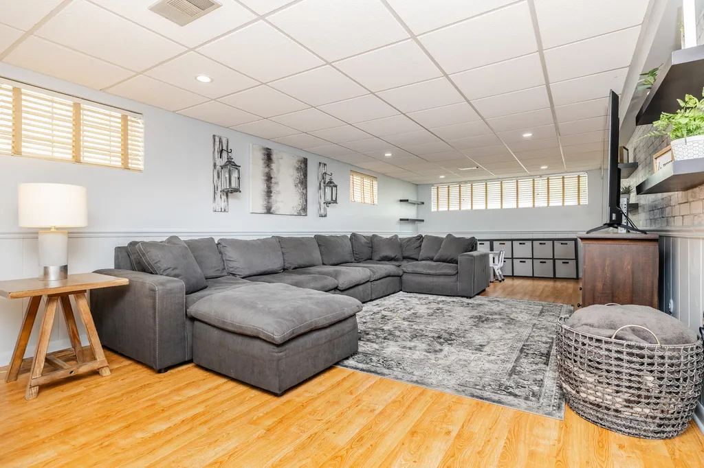 11342 South Drake Avenue Chicago IL 60655