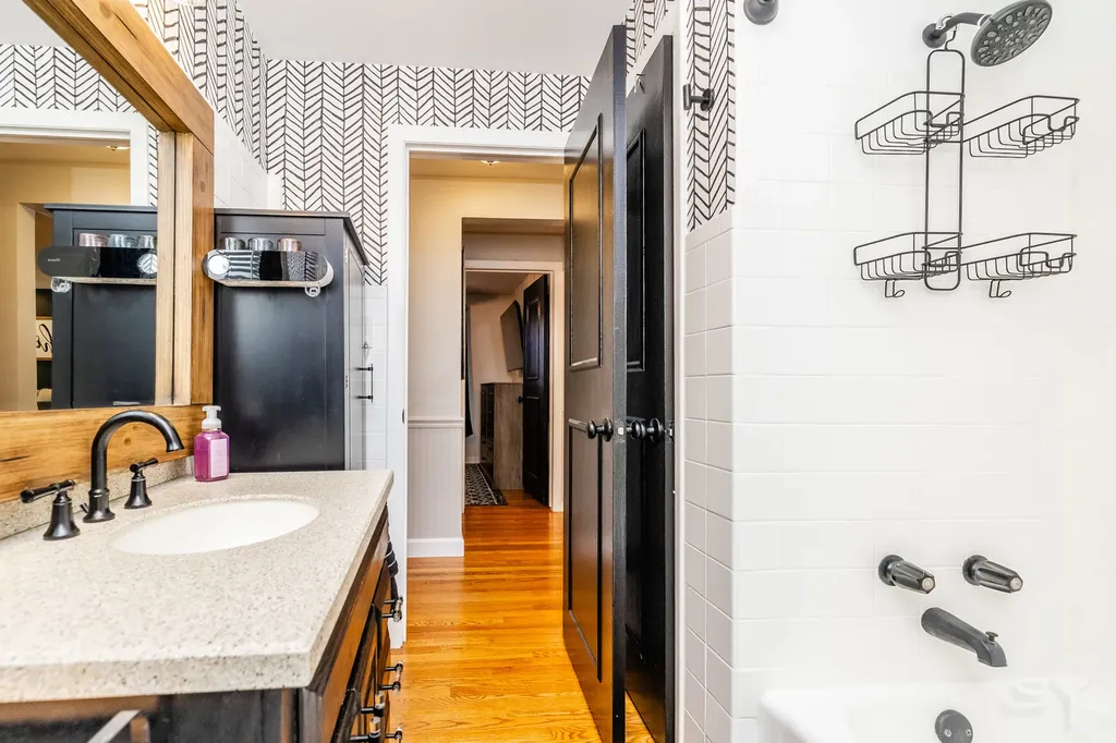11342 South Drake Avenue Chicago IL 60655