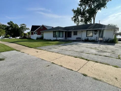 8212 Mulligan Avenue Burbank IL 60459