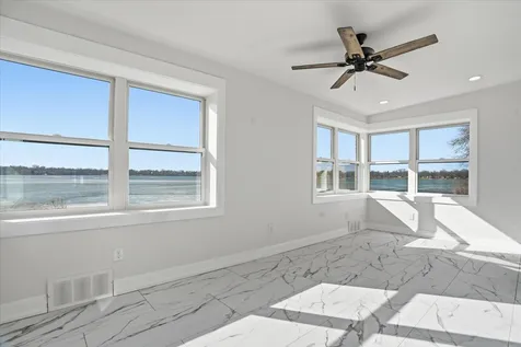 297 East Lakeview Avenue Round Lake Beach IL 60073