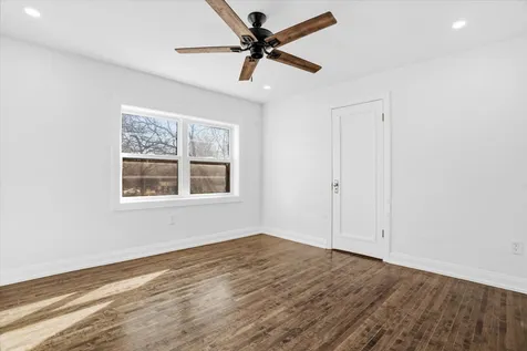 297 East Lakeview Avenue Round Lake Beach IL 60073