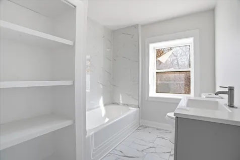 297 East Lakeview Avenue Round Lake Beach IL 60073
